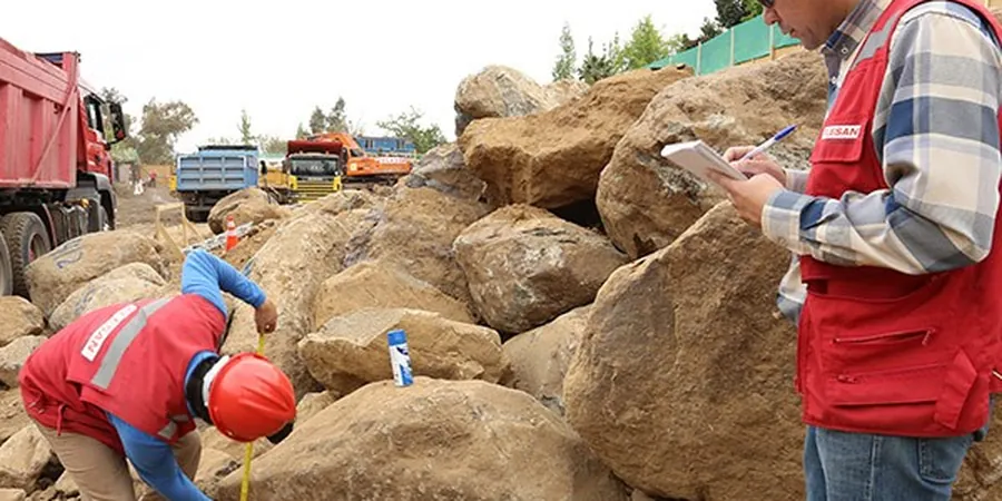 Illustrative image of Soil mechanics study in Santa Ana